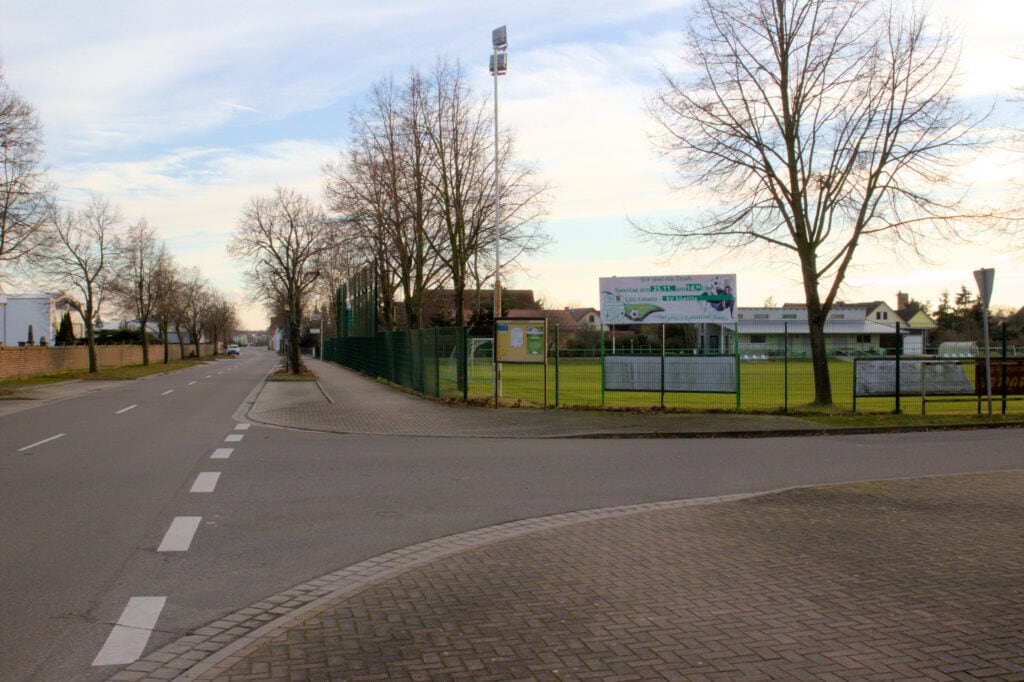 Wahllokal Löbnitz bzw. Wahlort am Sportlerheim in Löbnitz. Der Wahlraum befindet sich rechts.